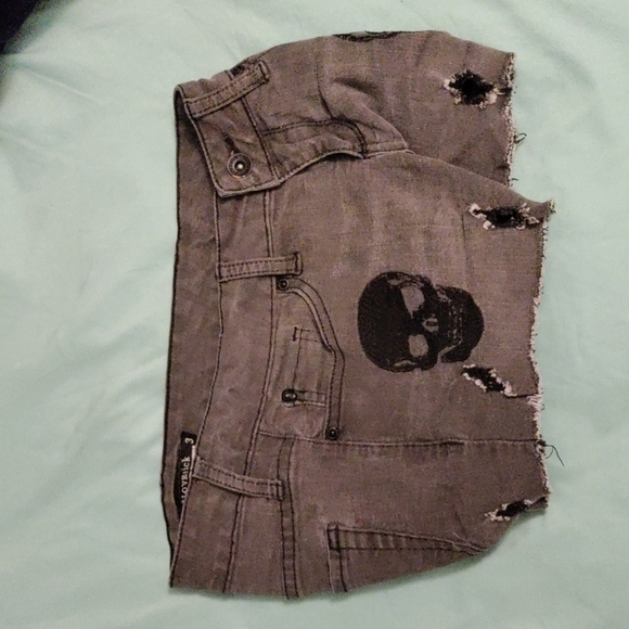 ☠️ SKULL🧿SHORTS🆒SZ.3✌️❤️‍🔥HOT TOPIC🫶LOVESICK🫶🏼👐☮️♾️ - Picture 5 of 6